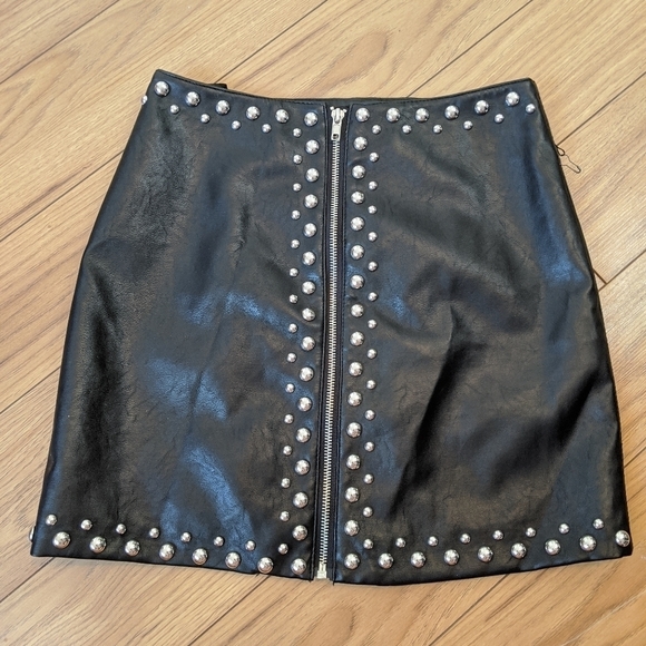 🆕forever 21 studded pleather skirt